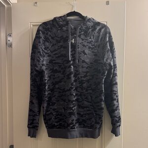 Under Armour Men's Black Camo Zip-Up Sweater